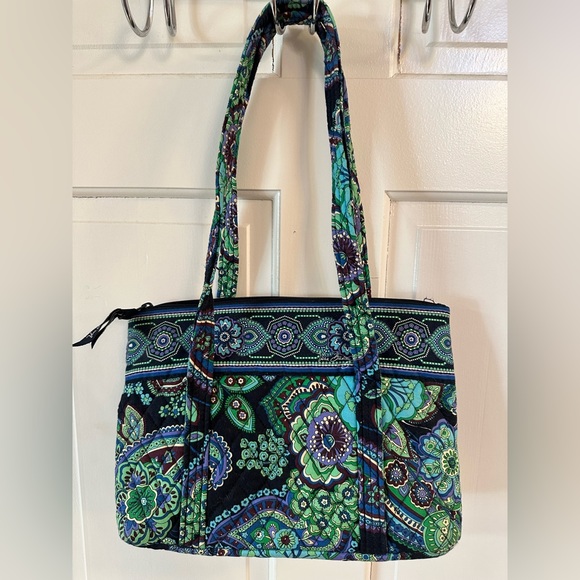 Vera Bradley multi compartment shoulder bag in retired Blue Rhapsody pattern - Picture 2 of 6